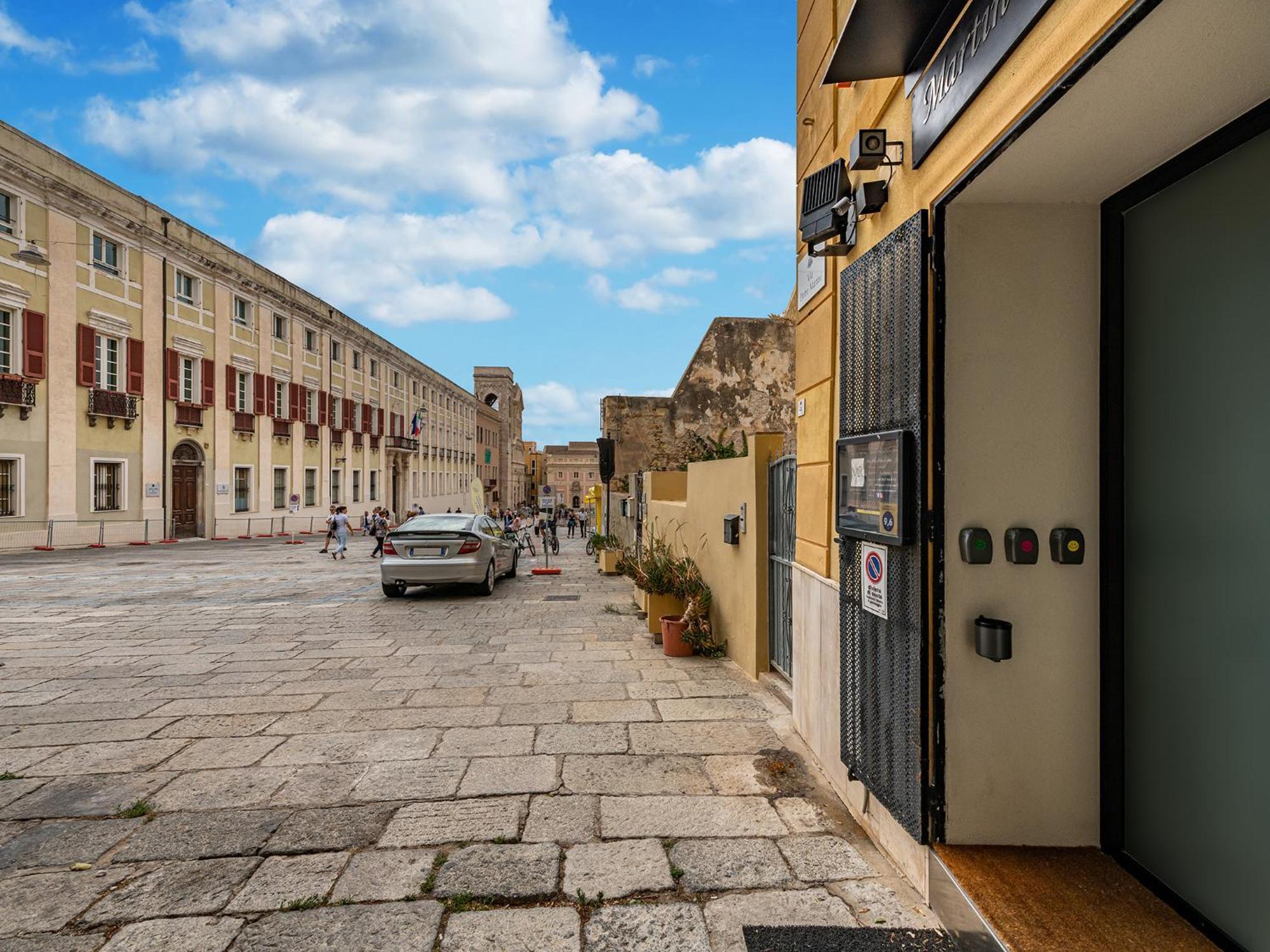 Suite Martini Al Castello カリアリ エクステリア 写真